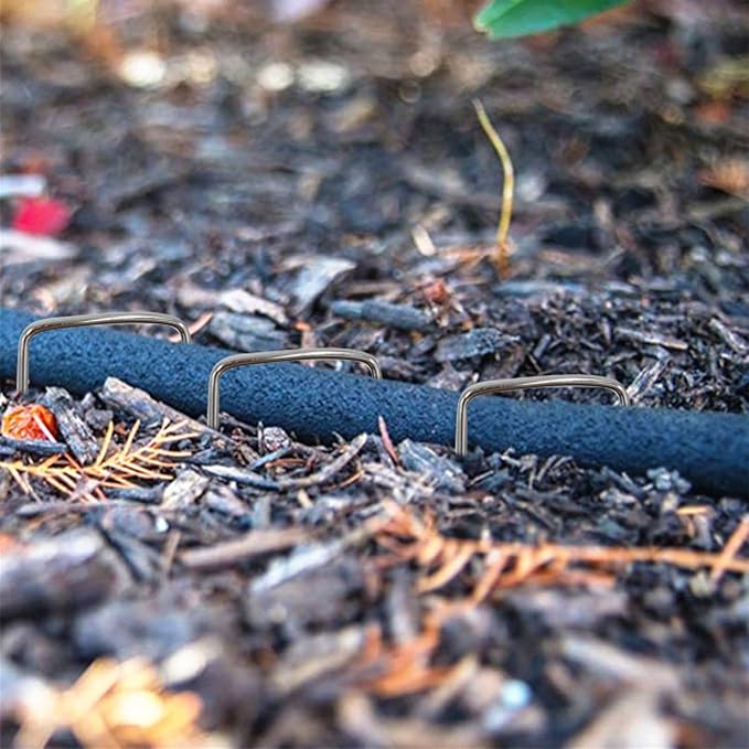 50 PCS Garden Landscape Stakes Staples and Gasket, Thick Heavy Duty Yard Ground Pin for Weed Barrier SodFabric for Weed Barrier Irrigation Tubing Garden Decor, Securing Lawn Fabric, Weed Barrier