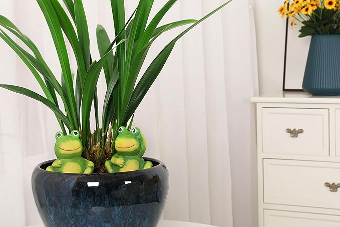 4-Pack Frog Plant Watering Globes Decorative Self Watering Spikes Planter Insert Terracotta Plant Watering Devices Automatic Plant Waterer for Indoor Outdoor Plants