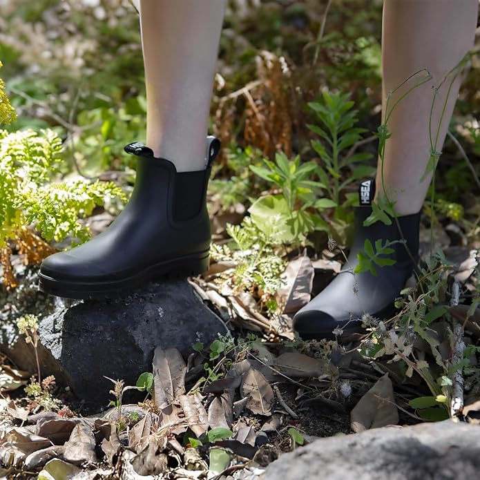 HISEA Women's Short Rain Boots Waterproof Garden Shoes Rubber Chelsea Boots Anti-Slipping Rainboots for Ladies with Comfort Insole Lightweight Stylish Ankle Rain Shoes Outdoor Work Booties