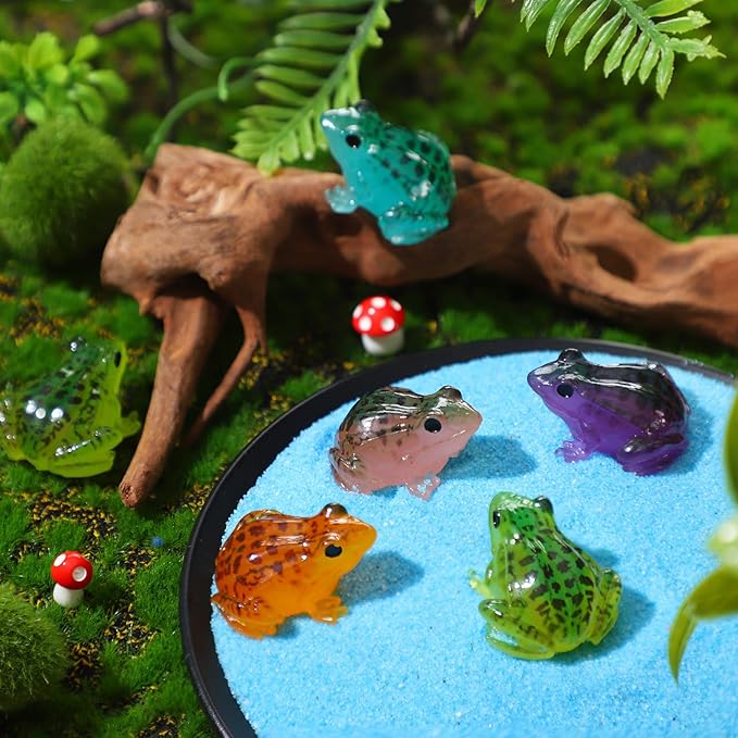Barydat 40 Pcs Miniature Frog Figurines Luminous Mini Resin Frog Figures Model Garden Decor DIY Terrarium Craft Ornament Accessories for Moss Landscape Decoration (0.98 x 0.98 Inch)