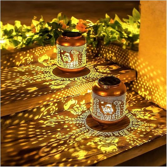 2 Pack Frog Solar Lanterns Outdoor Waterproof Hanging Solar Lights Frog Gifts for Women Men Mom Metal Decorative LED Outdoor Lanterns for Patio, Lawn, Landscape, Garden Decor, Yard Decorations