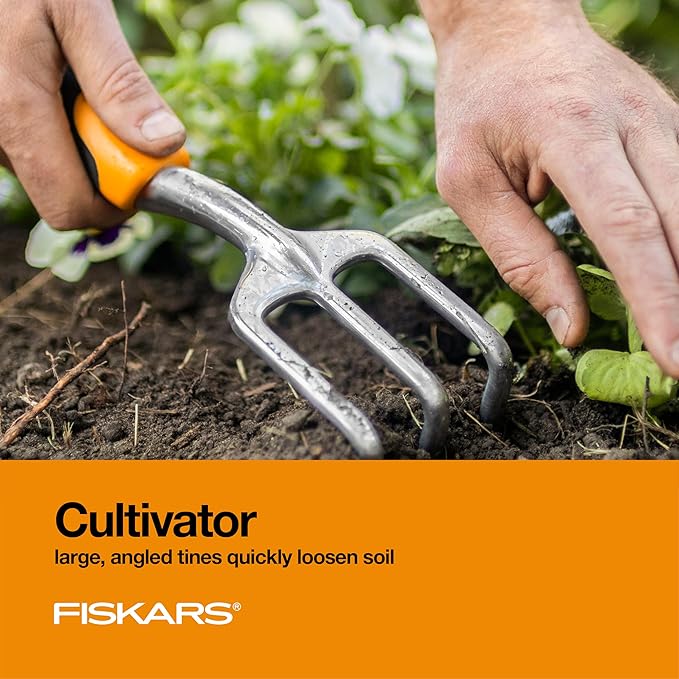 Fiskars 3-in-1 Garden Tool Set - Trowel, Transplanter, Cultivator for Gardening - Lawn and Garden Tools - Black/Orange
